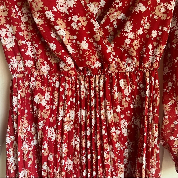 Indigo Rose Long Sleeve Pleated Maxi Dress Red Floral Print - Picture 5 of 8